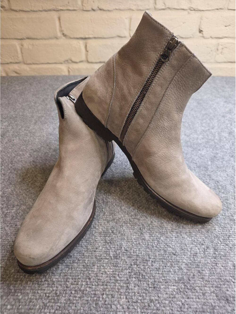 Billy Reid Suede Gray Paglia Boots EUC Size 9 Italy